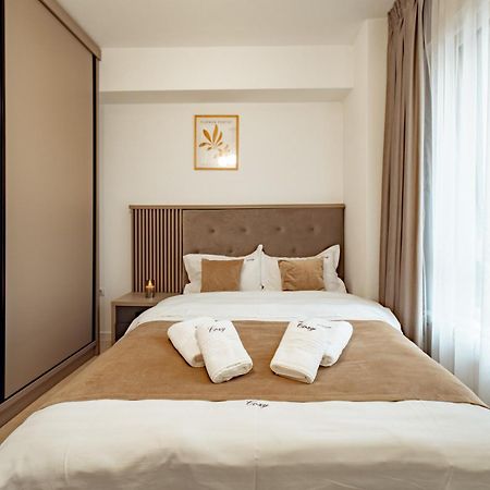 Cozy Aparthotel - Ultracentral Luxury Apartments Jászvásár Kültér fotó