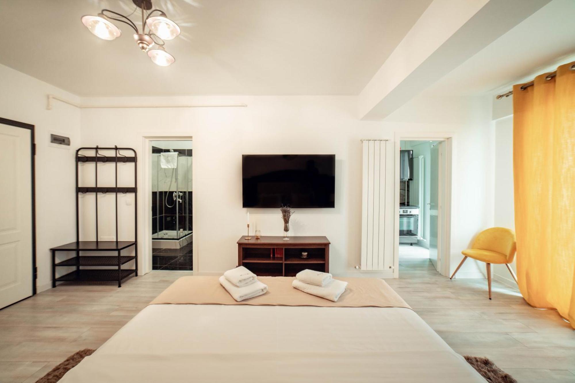 Cozy Aparthotel - Ultracentral Luxury Apartments Jászvásár Kültér fotó