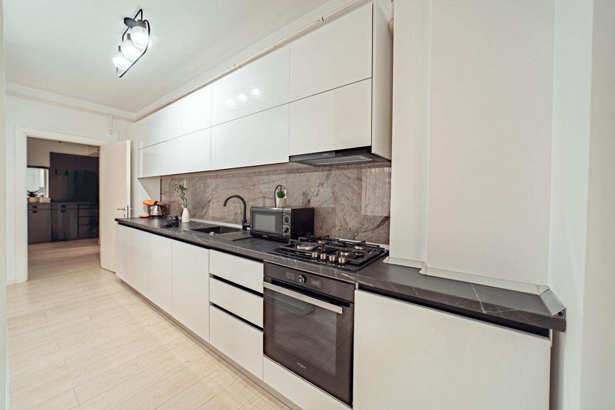 Cozy Aparthotel - Ultracentral Luxury Apartments Jászvásár Kültér fotó