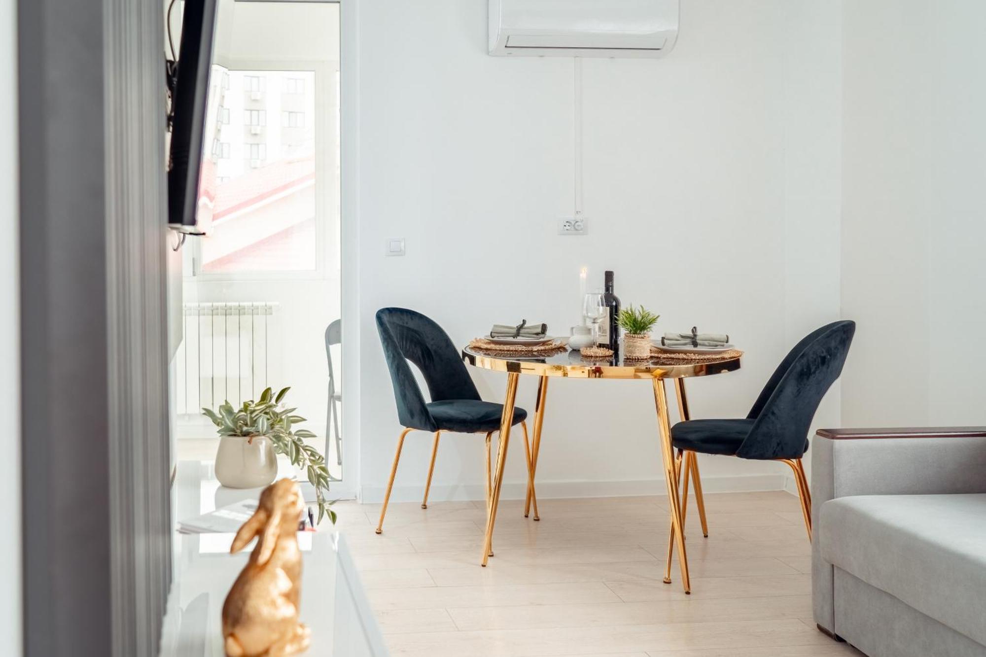 Cozy Aparthotel - Ultracentral Luxury Apartments Jászvásár Kültér fotó