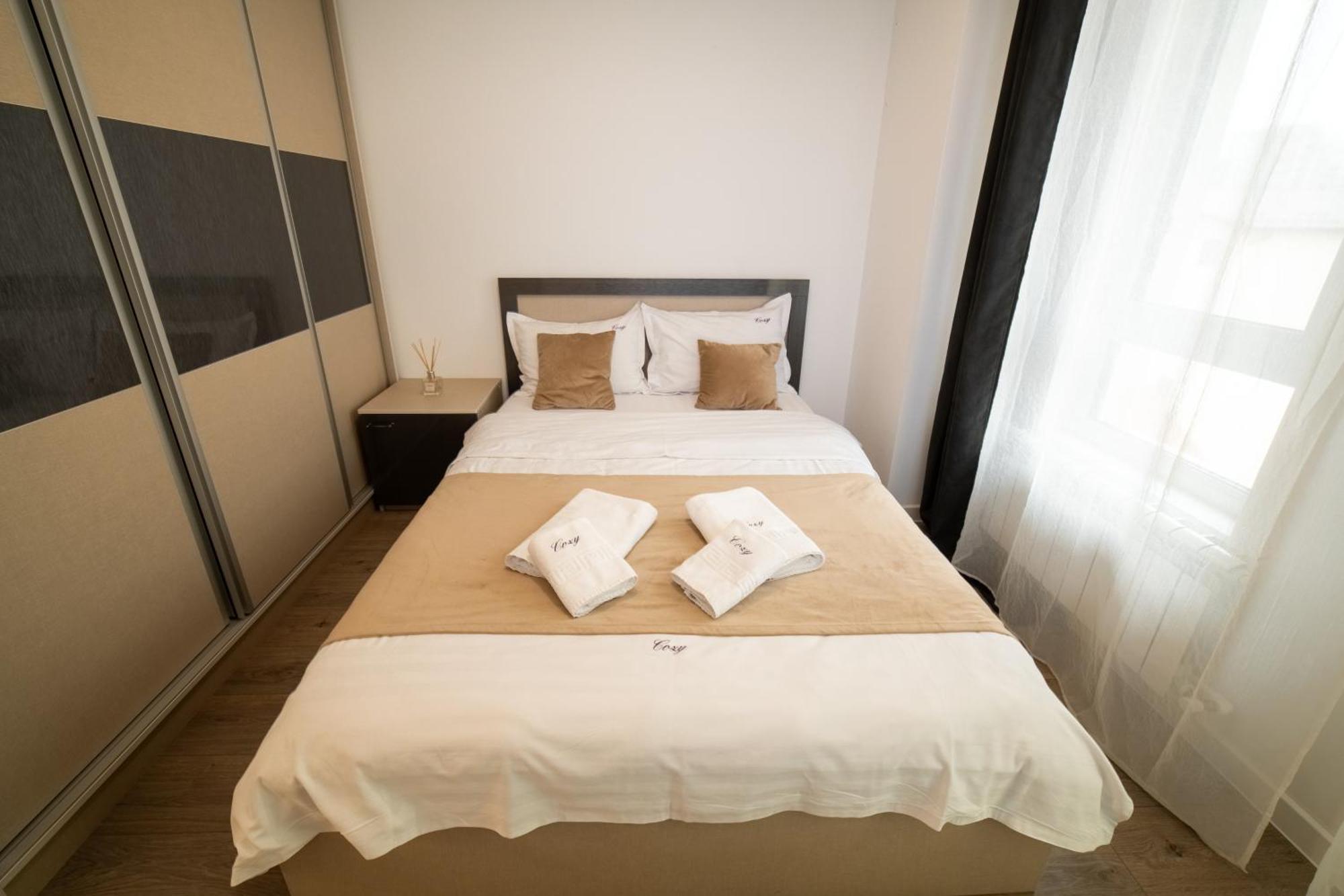 Cozy Aparthotel - Ultracentral Luxury Apartments Jászvásár Kültér fotó